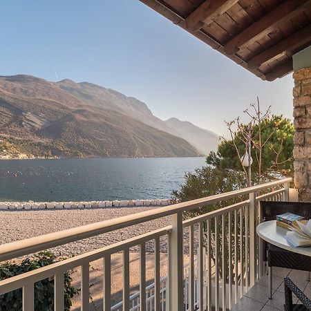 Casa Toblini Al Lago On The Beach Torbole Sul Garda Buitenkant foto