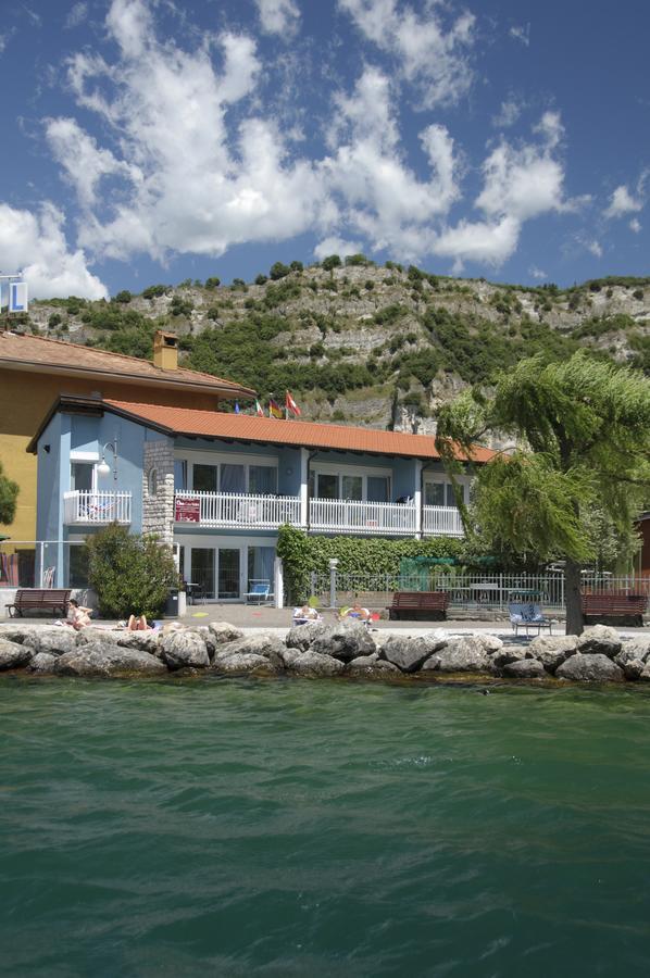 Casa Toblini Al Lago On The Beach Torbole Sul Garda Buitenkant foto